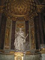 Paris, Eglise St Germain des Pres, Statue feminine